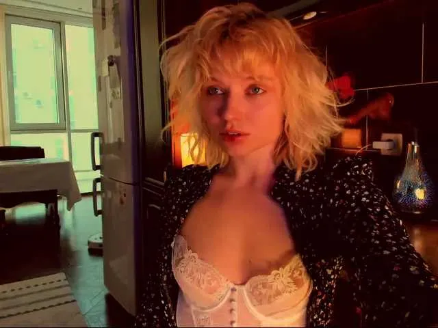 A-Huli broadcasting live