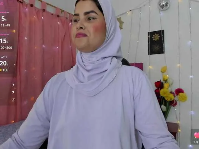 AishaAmin broadcasting live