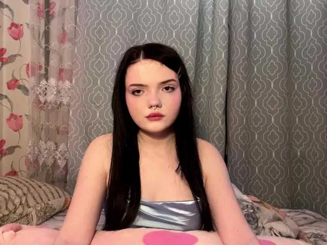 AnnmarieGuastella broadcasting live