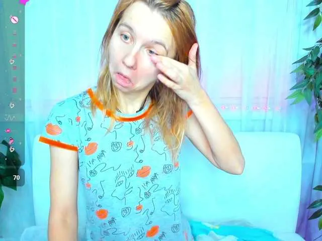 Beellami broadcasting live