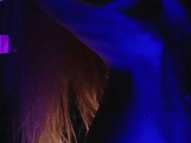 blondinochkaa broadcasting live