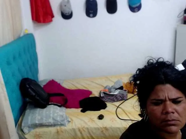 curiousnasty broadcasting live