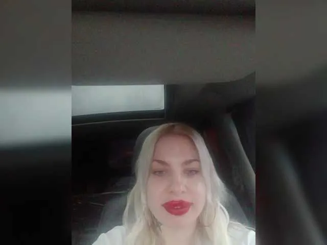 Djesikaa broadcasting live