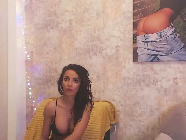 Erikabeee1 broadcasting live