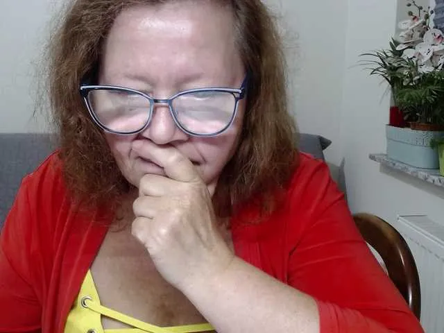 flirty-adele Image 13