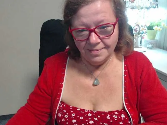 flirty-adele Image 16