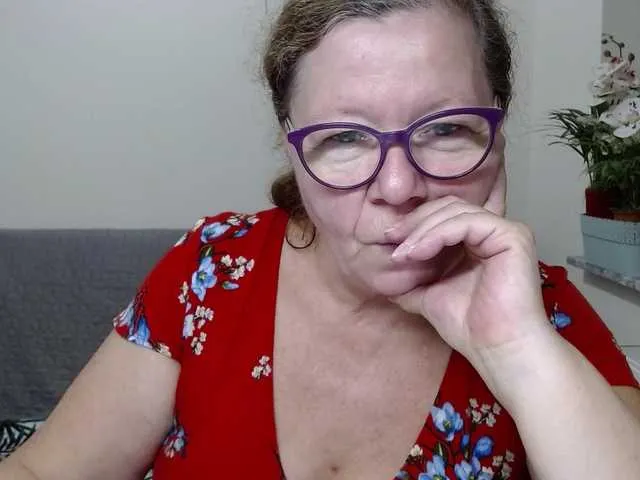 flirty-adele Image 4