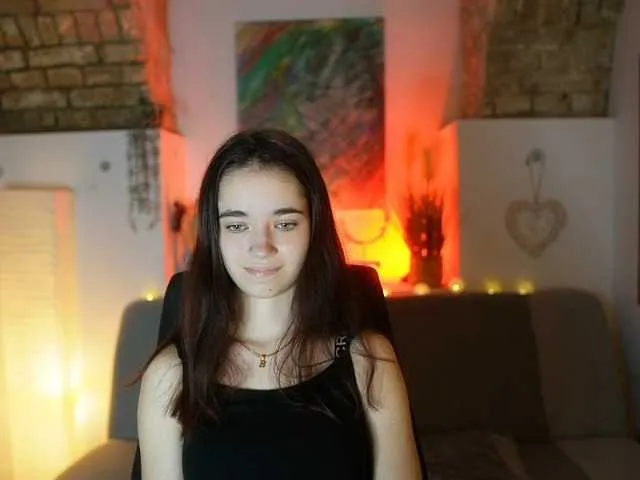 GiaPaige18 broadcasting live