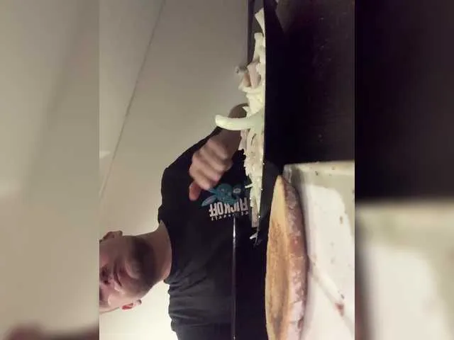 HoneyKJ broadcasting live