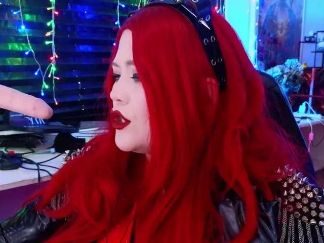 Laura-Wicked Image 7