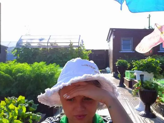 misss-vikki Image 15