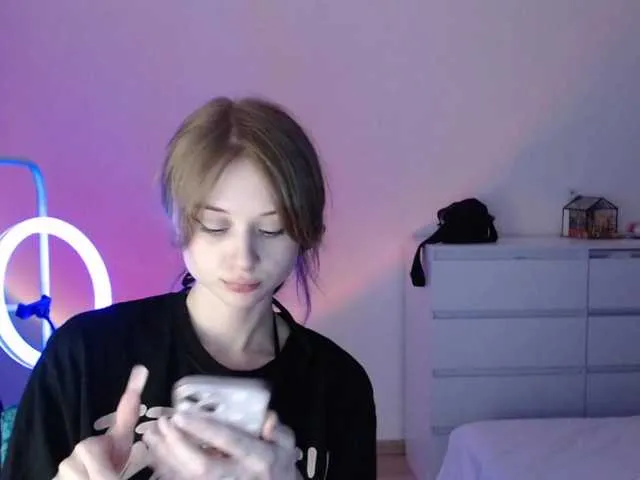 mnepohuyy broadcasting live