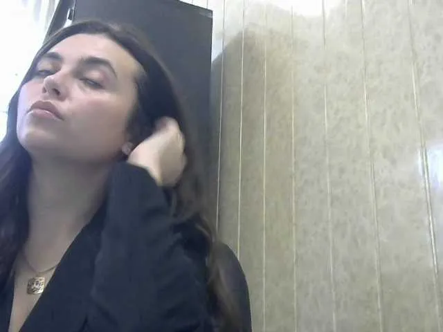 NikkySecrets broadcasting live