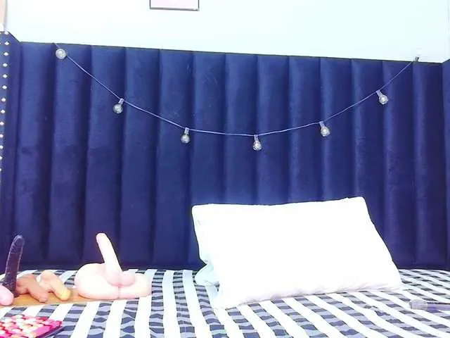 petitelittleebony Image 2