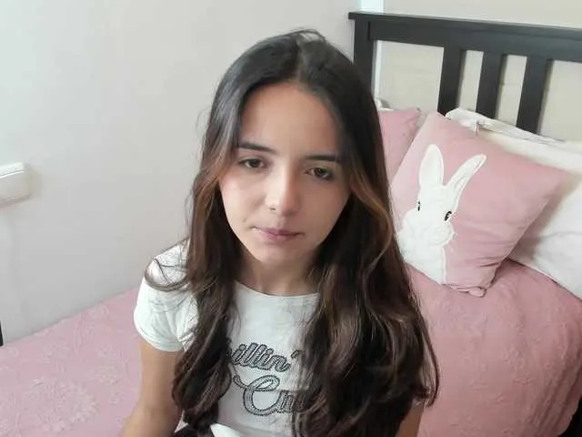 raychellblack broadcasting live