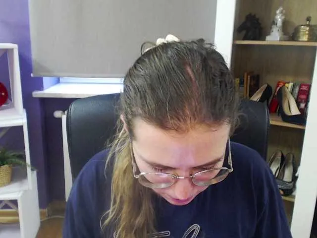 soft-zoey broadcasting live