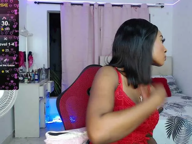 talianapalacios broadcasting live