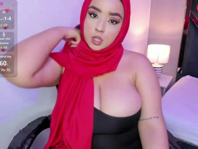 ThanaHaluff broadcasting live