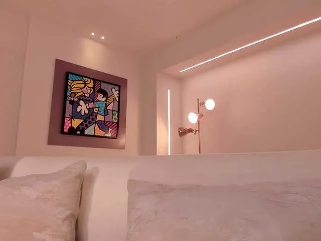 ValeriaRivera1 broadcasting live