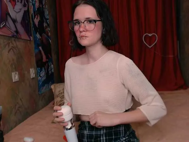 Velvet-and-Venom Image 6