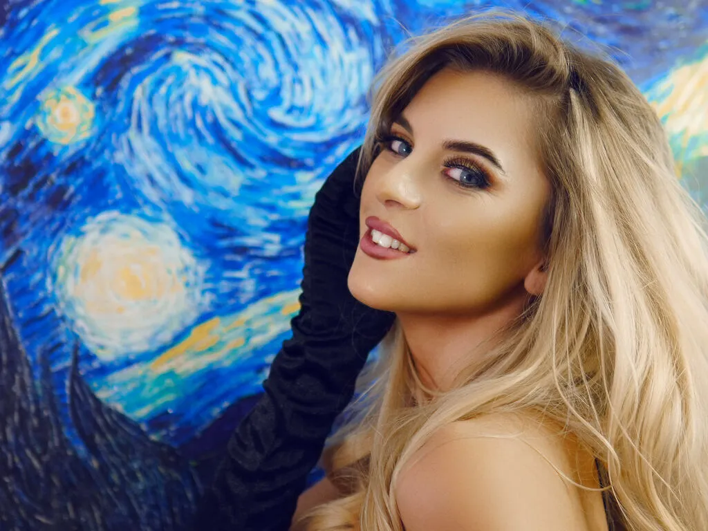 AvrilSky broadcasting live