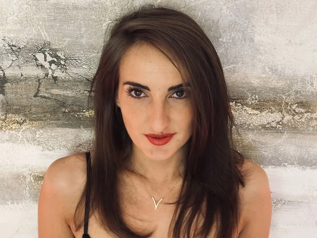 LauraRiccoo broadcasting live