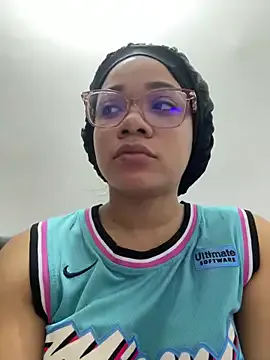 ashley_Tompson1 Image 4