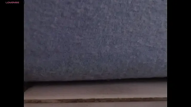 aurelie broadcasting live