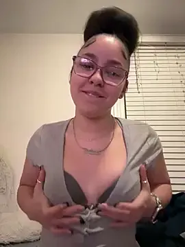 babykalirose broadcasting live