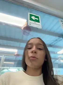 Brunettecollins05 Image 16