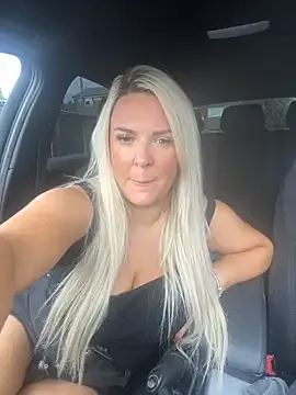 Bustyblondebabe32 Image 15