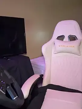 CrownedNyaries's Thumb Image