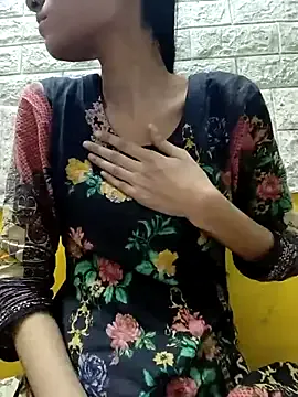 cute_IndianBabe's Thumb Image