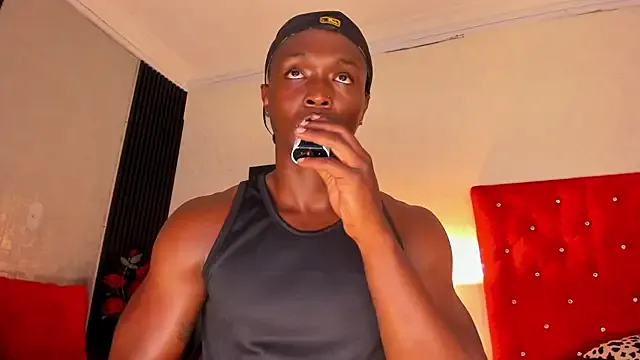 DannSmmith broadcasting live