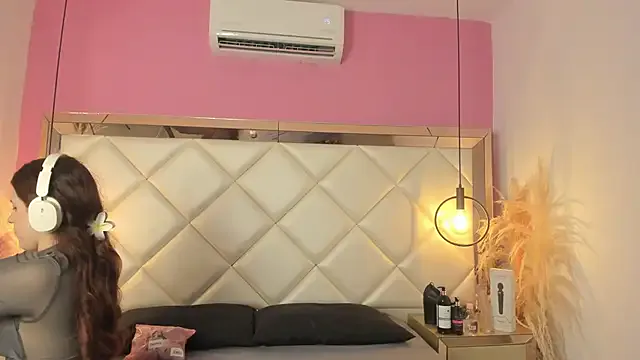 Daphne_And_Roger Image 15