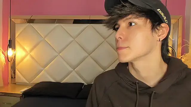 Daphne_And_Roger Image 16