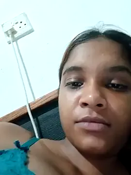 Indianqueen03 broadcasting live