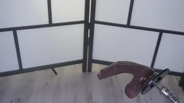 isa_red_hair Image 2