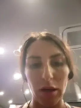 Izabella_Bella broadcasting live