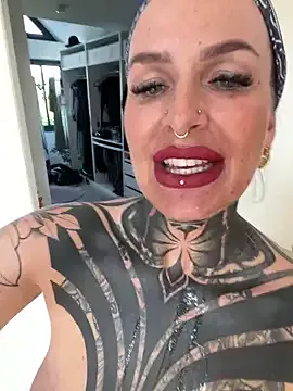 KathaleaNoir broadcasting live