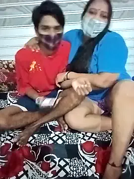 LoveOnStream broadcasting live