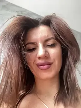 MayaMR broadcasting live