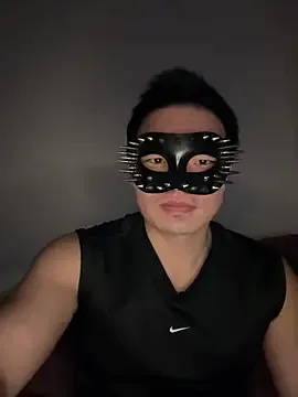 meme_n broadcasting live