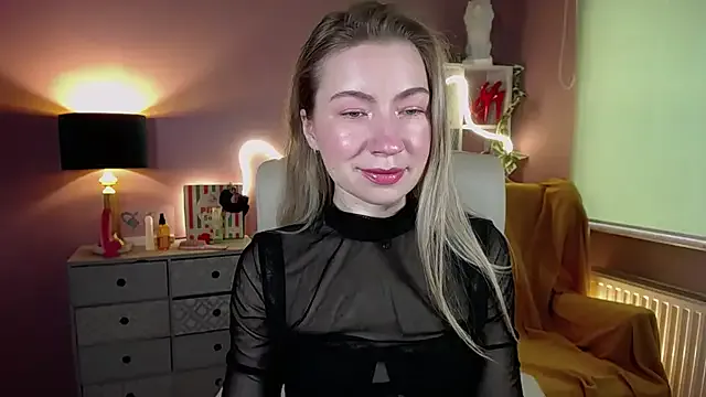 Mia_Tasty broadcasting live