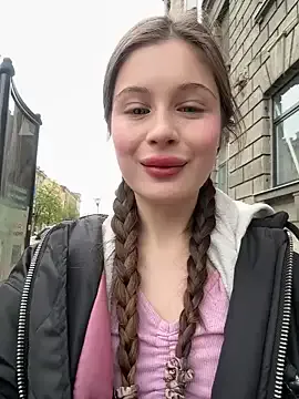 mmelicious broadcasting live