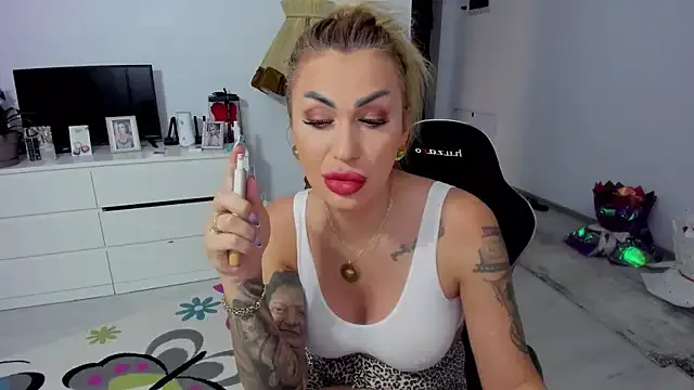 Nicol2Naya's Thumb Image