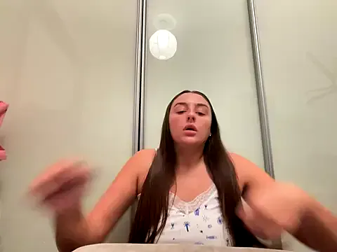 Playfulvixen25 broadcasting live