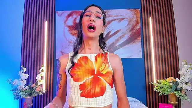 sofiaa_grey_ Image 2