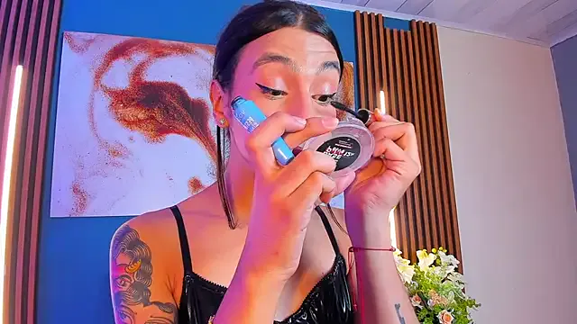 sofiaa_grey_ Image 3