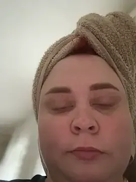 SweetCuteGirls1023 broadcasting live